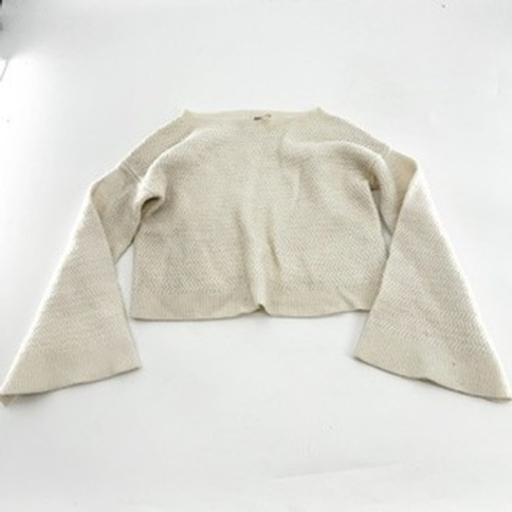 Alice + Olivia Cream Textured Bell Sleeve Cropped Sweater